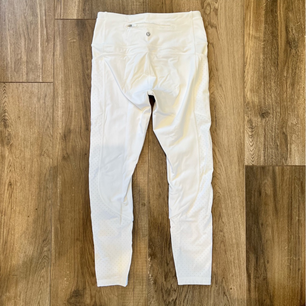 Lululemon - Like new! White pants in size 6